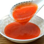 Automatisk pakkemaskin for chilisaus