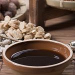 Automatisk emballasjemaskin for blandet flytende produkt