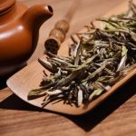 Halvautomatisk veiefyllingsmaskin for teblader